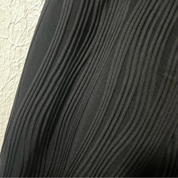 EZwear Women’s XS 2 SHEIN Black Solid Ribbed Flared Leg Pants Lightweight NWT - Picture 4 of 8